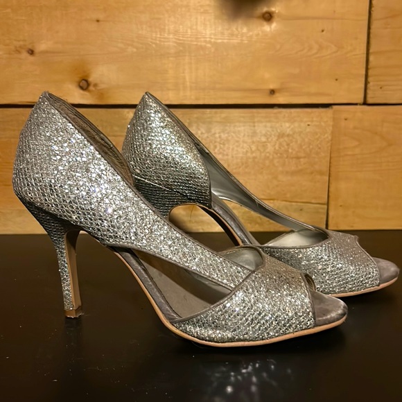 Size 7 LeChateau Heels - Picture 1 of 4